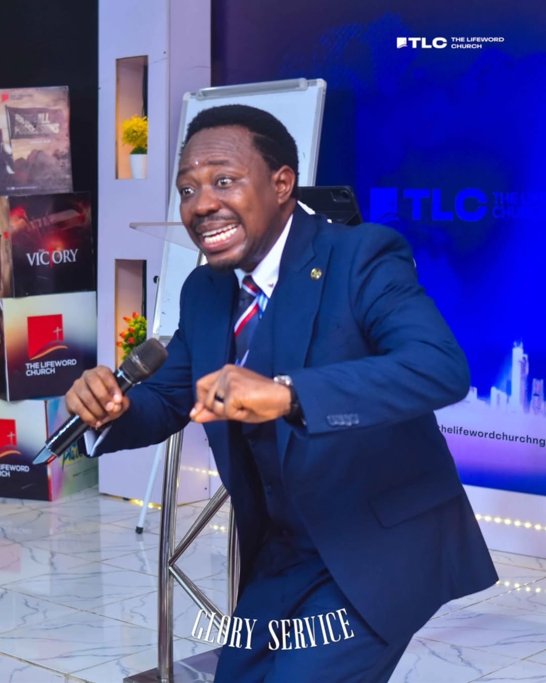Pastor Cylars Omoloye teaching at The LifeWord Church